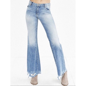 NWT Neuw Kick Flare Nordstrom Women’s Size 4 Frayed Distressed Light Rinse Faded